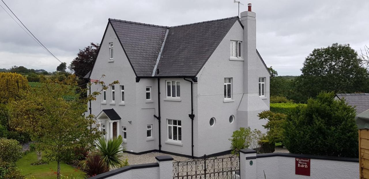 Bed and Breakfast Wychwood House Penally Экстерьер фото