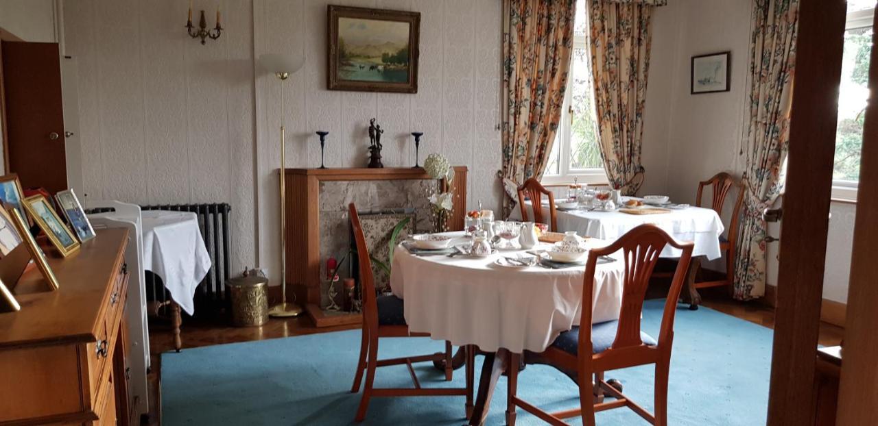 Bed and Breakfast Wychwood House Penally Экстерьер фото