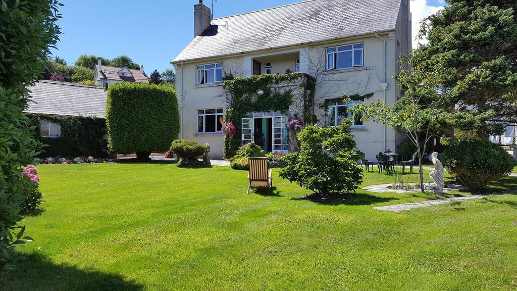 Bed and Breakfast Wychwood House Penally Экстерьер фото
