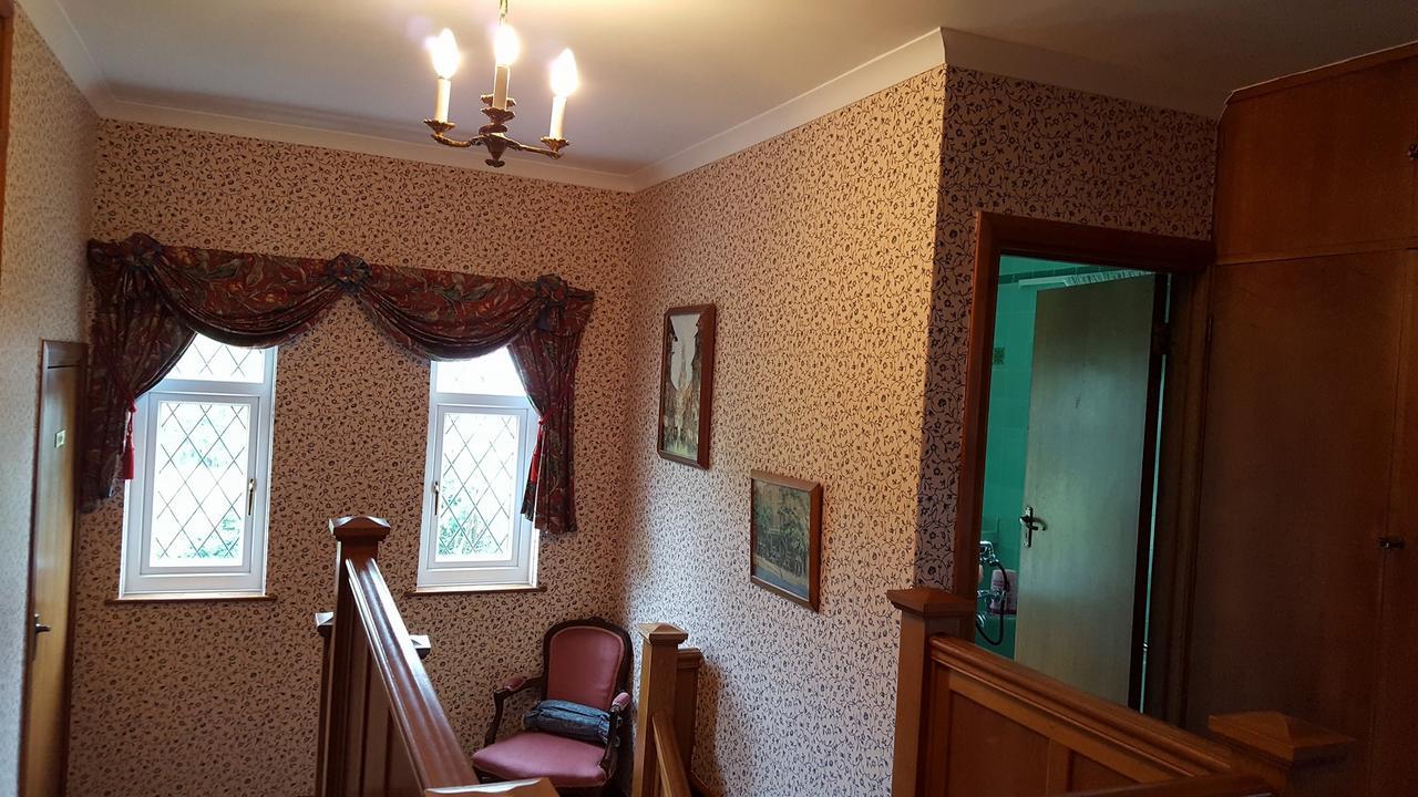 Bed and Breakfast Wychwood House Penally Экстерьер фото