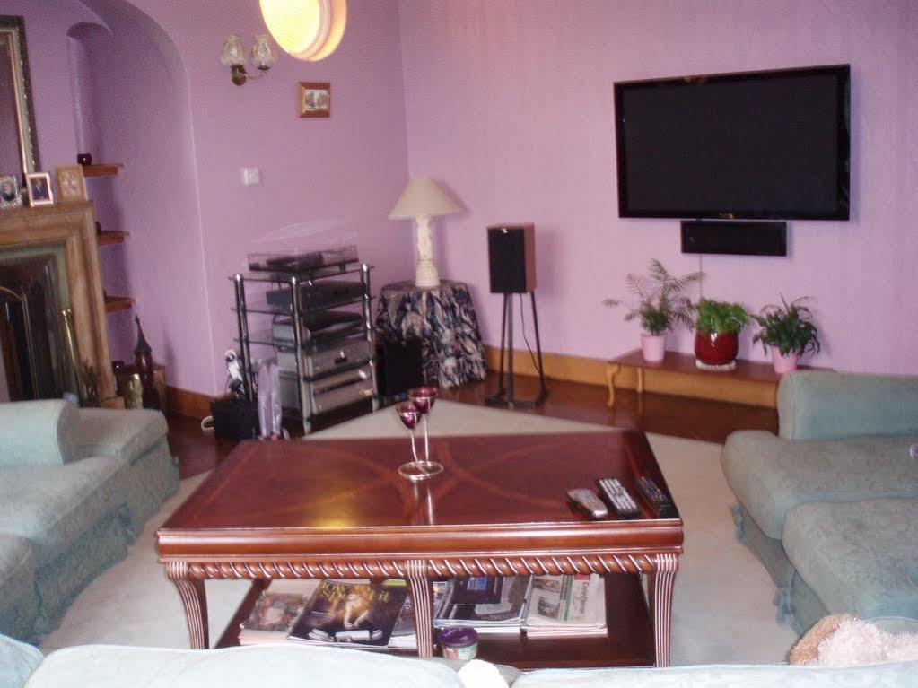 Bed and Breakfast Wychwood House Penally Экстерьер фото